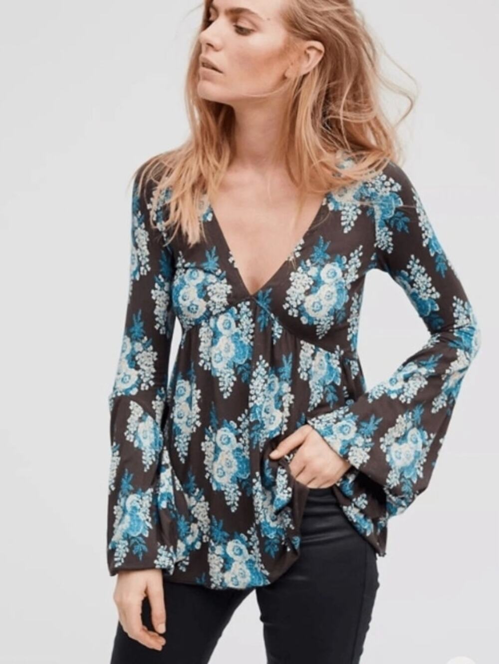 Free People Speak Easy Bell Sleeve Deep V Neck Floral Tunic Top in Gray Blue XS